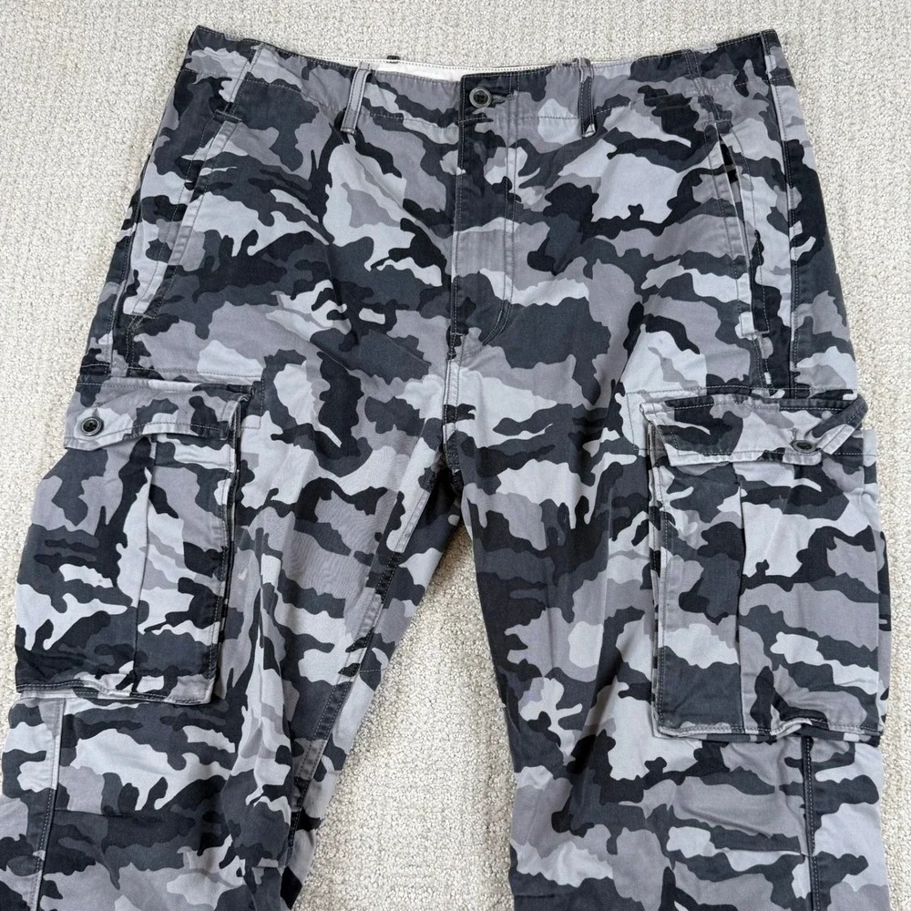 Levi's Mens 34x34 (Actual 34x32) Gray Camouflage Straight Leg Cargo Pants